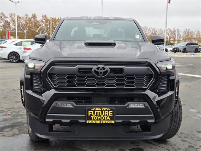 2026 Toyota Tacoma TRD Sport photo 2