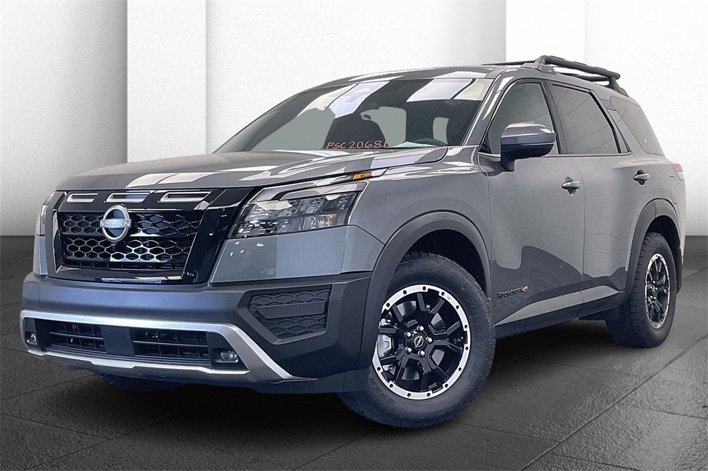2025 Nissan Pathfinder Rock Creek photo 2