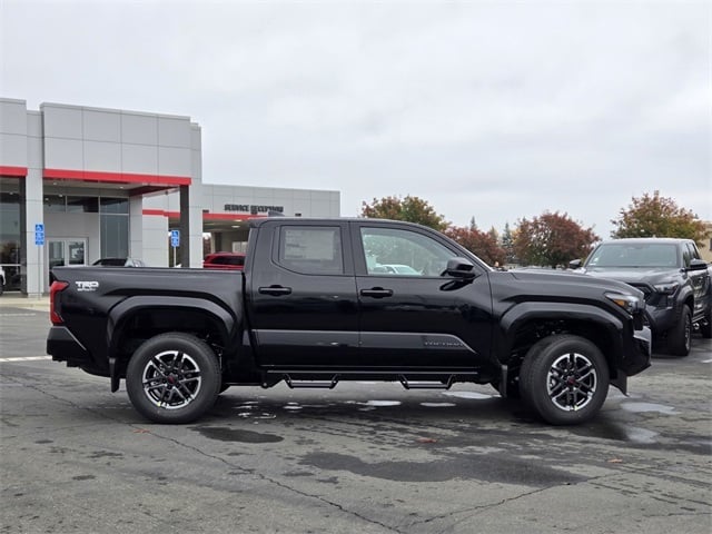 2026 Toyota Tacoma TRD Sport photo 3