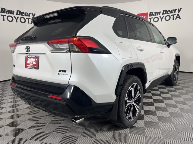 2025 Toyota RAV4 XSE Hybrid photo 3