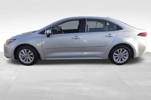 2024 Toyota Corolla Hybrid XLE photo 3