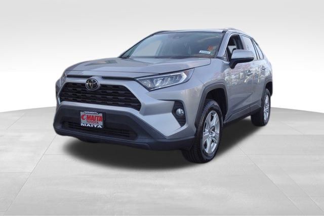 2021 Toyota RAV4 XLE photo 4