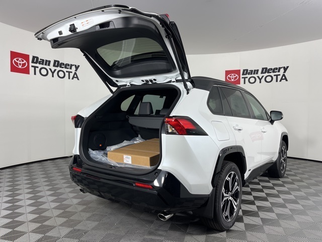 2025 Toyota RAV4 XSE Hybrid photo 4