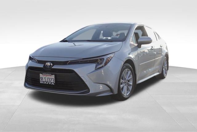 2024 Toyota Corolla Hybrid XLE photo 4