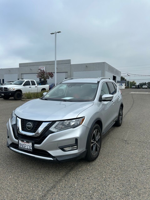 2018 Nissan Rogue SL photo 3