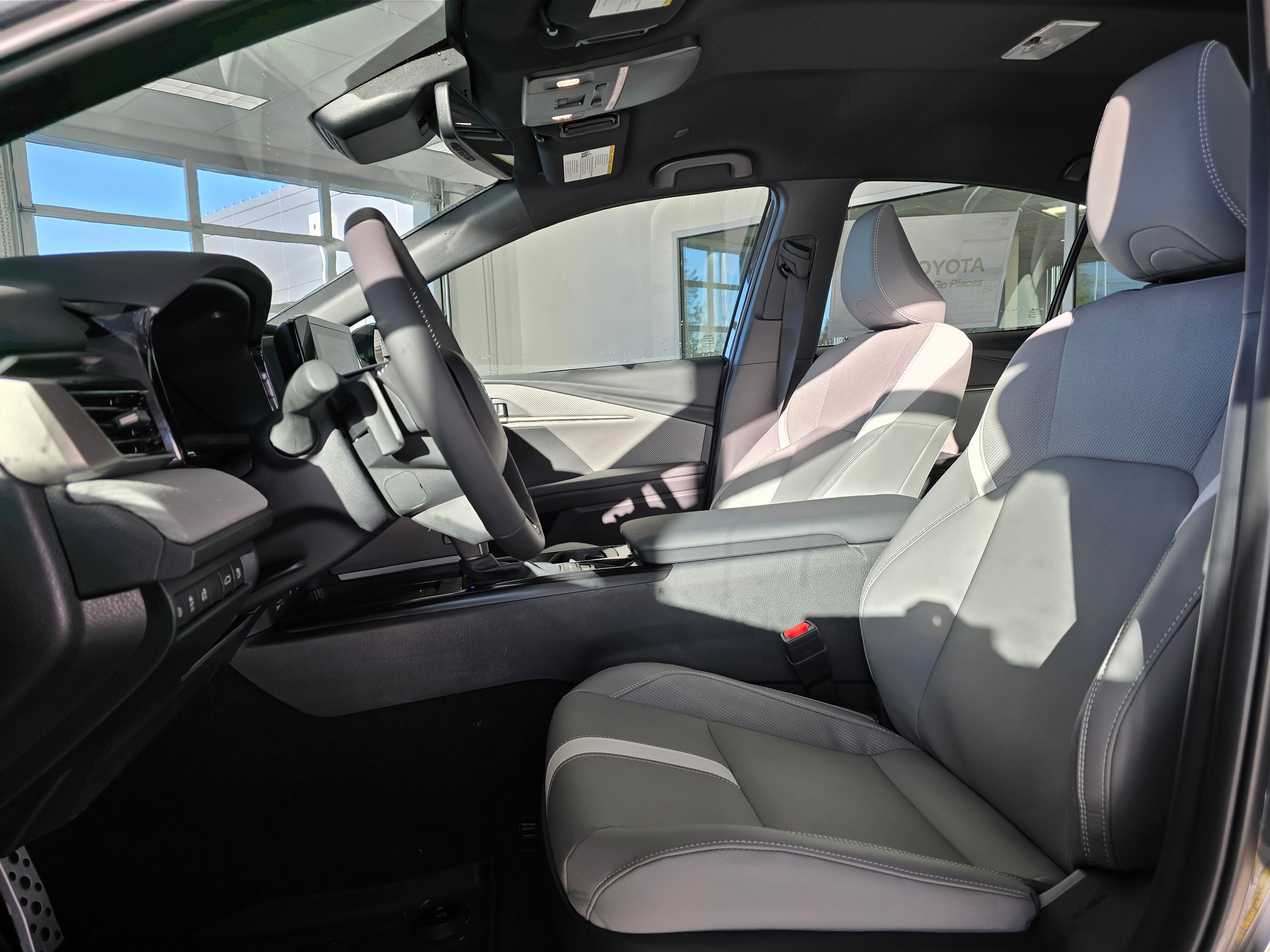 2026 Toyota Camry SE photo 2