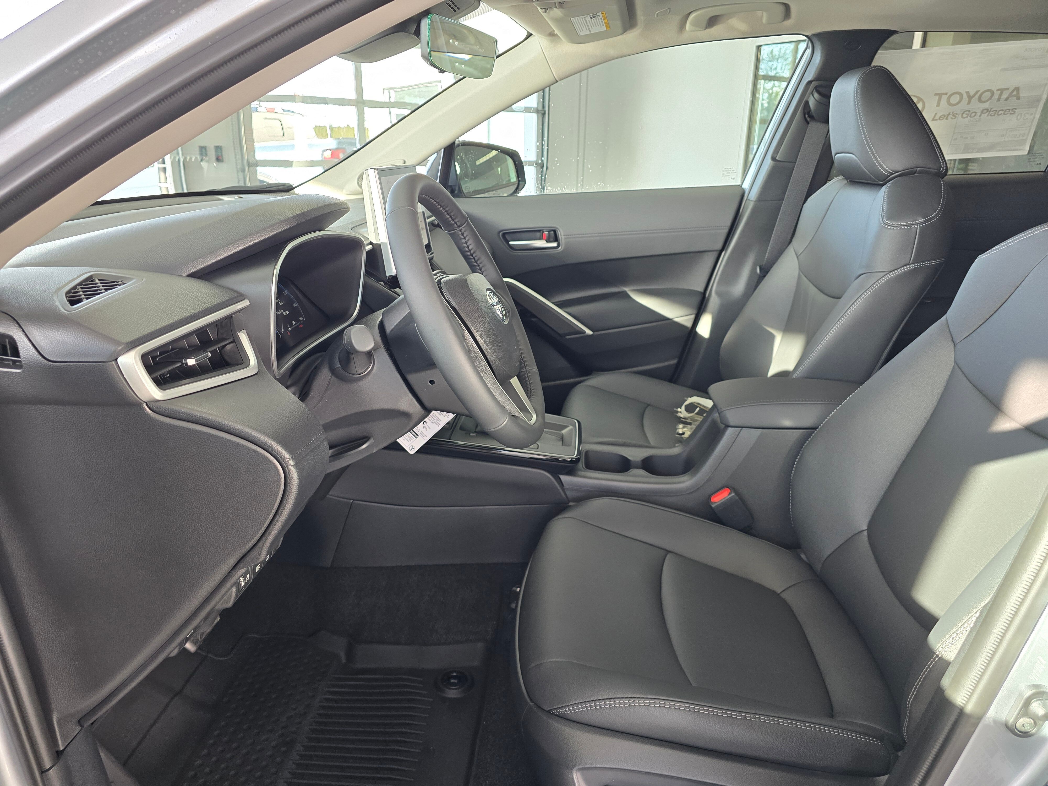 2026 Toyota Corolla Cross XLE photo 3