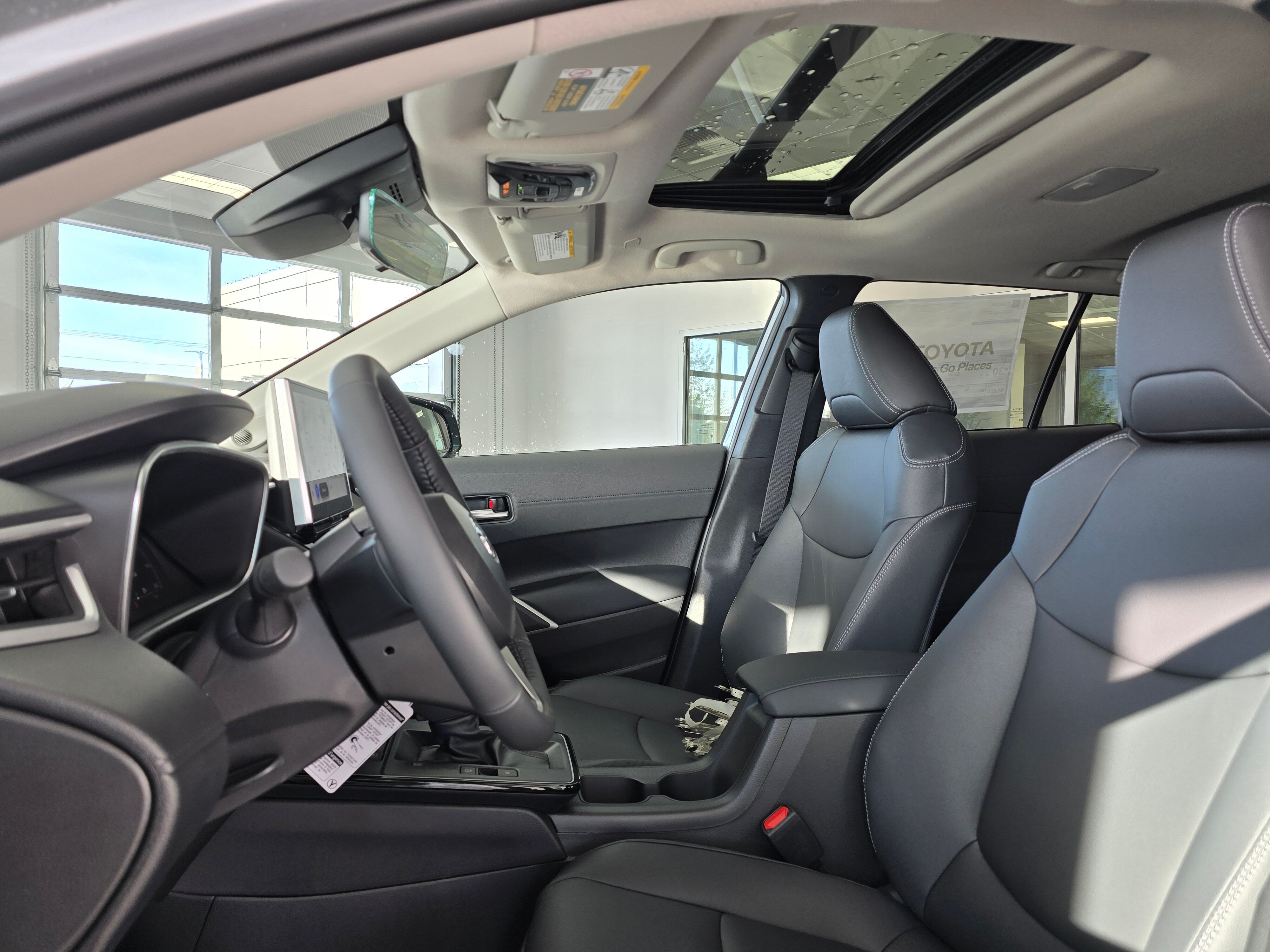 2026 Toyota Corolla Cross XLE photo 4