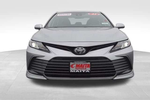 2023 Toyota Camry LE photo 3