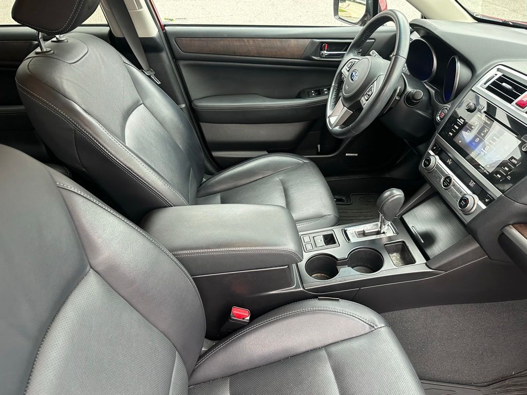 2017 Subaru Outback 2.5i photo 2