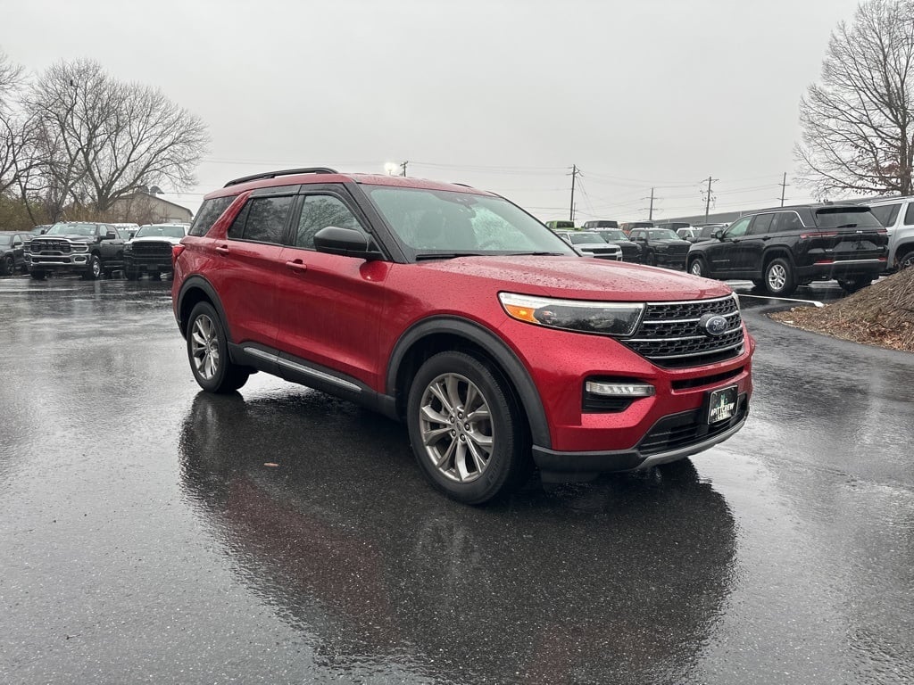 2020 Ford Explorer XLT photo 3