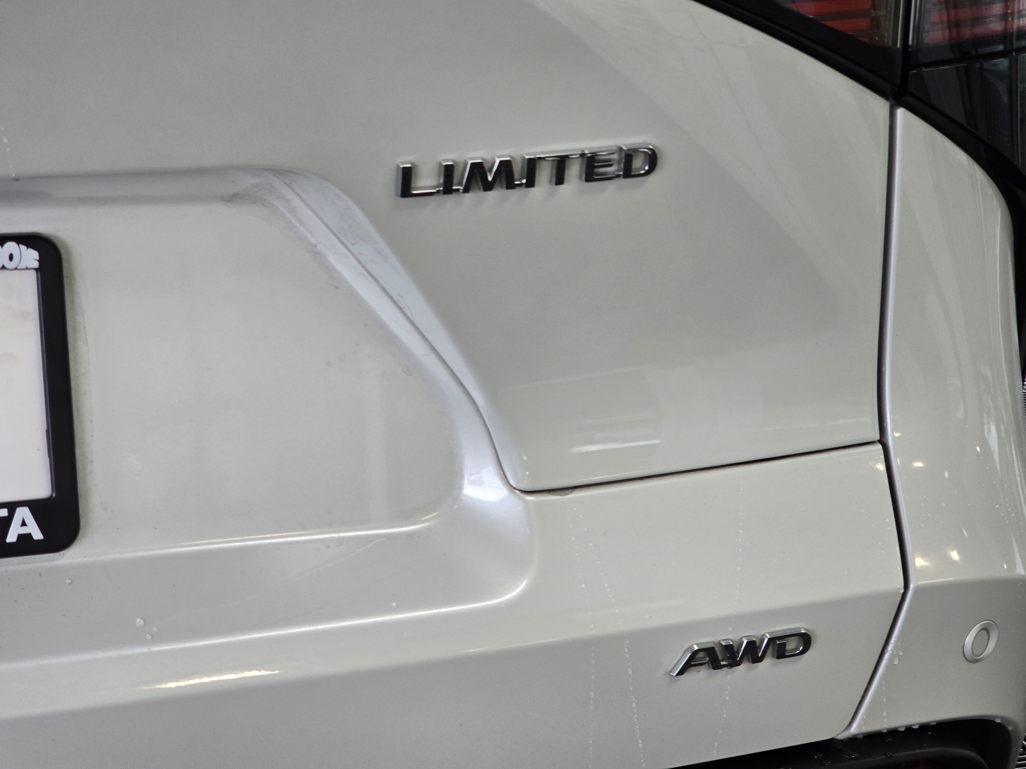 2024 Toyota bZ4X XLE photo 4