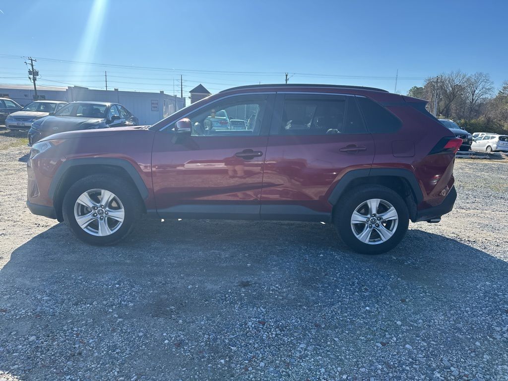 2019 Toyota RAV4 XLE photo 2