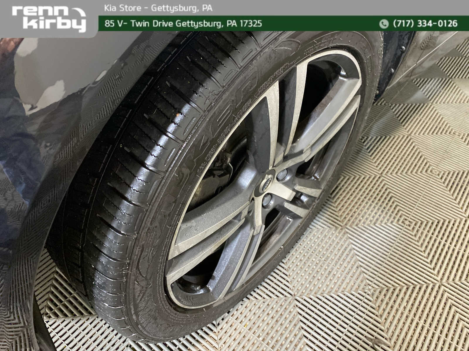 2019 Volvo XC60 Momentum photo 4