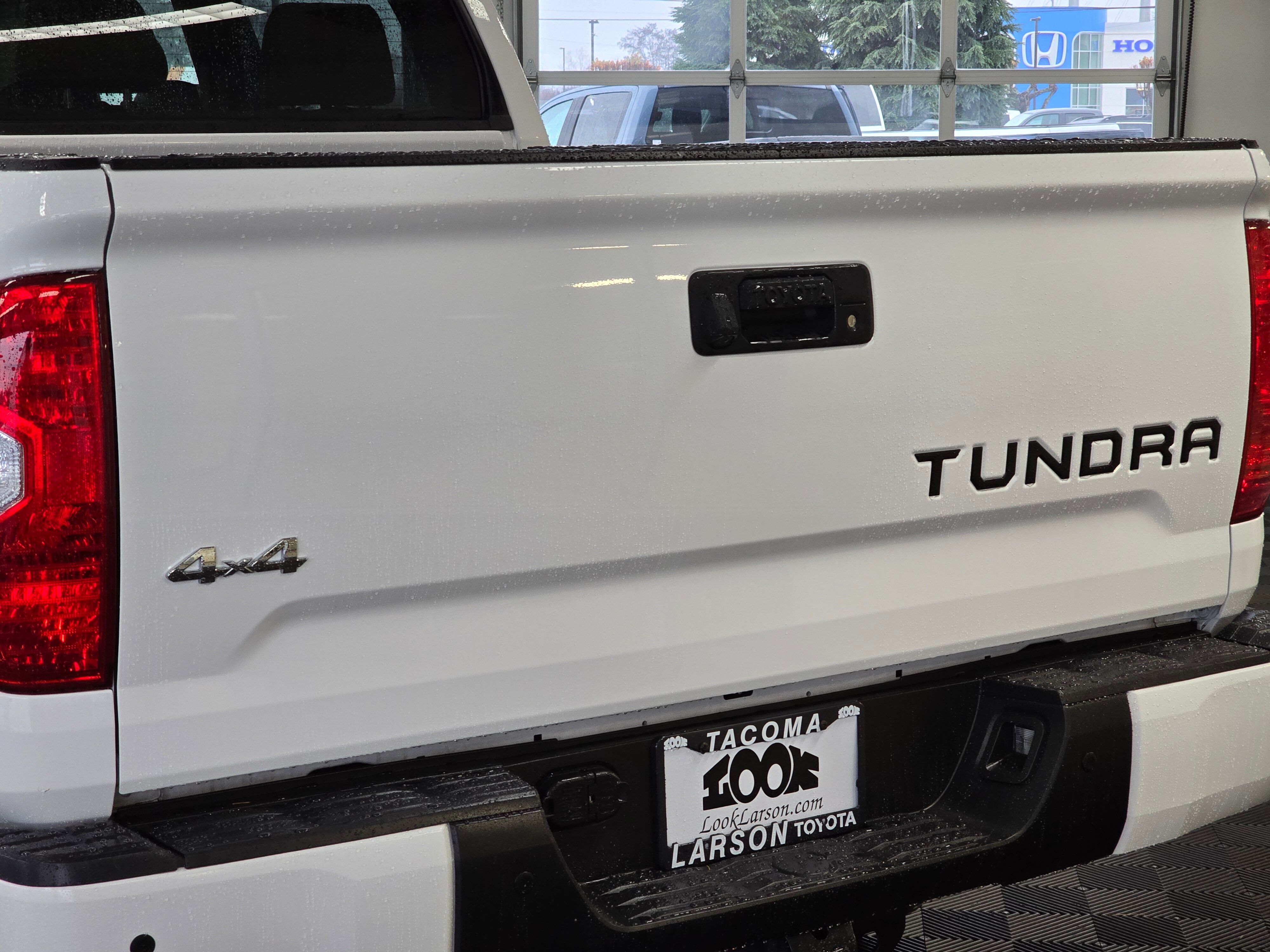 2018 Toyota Tundra Limited photo 2