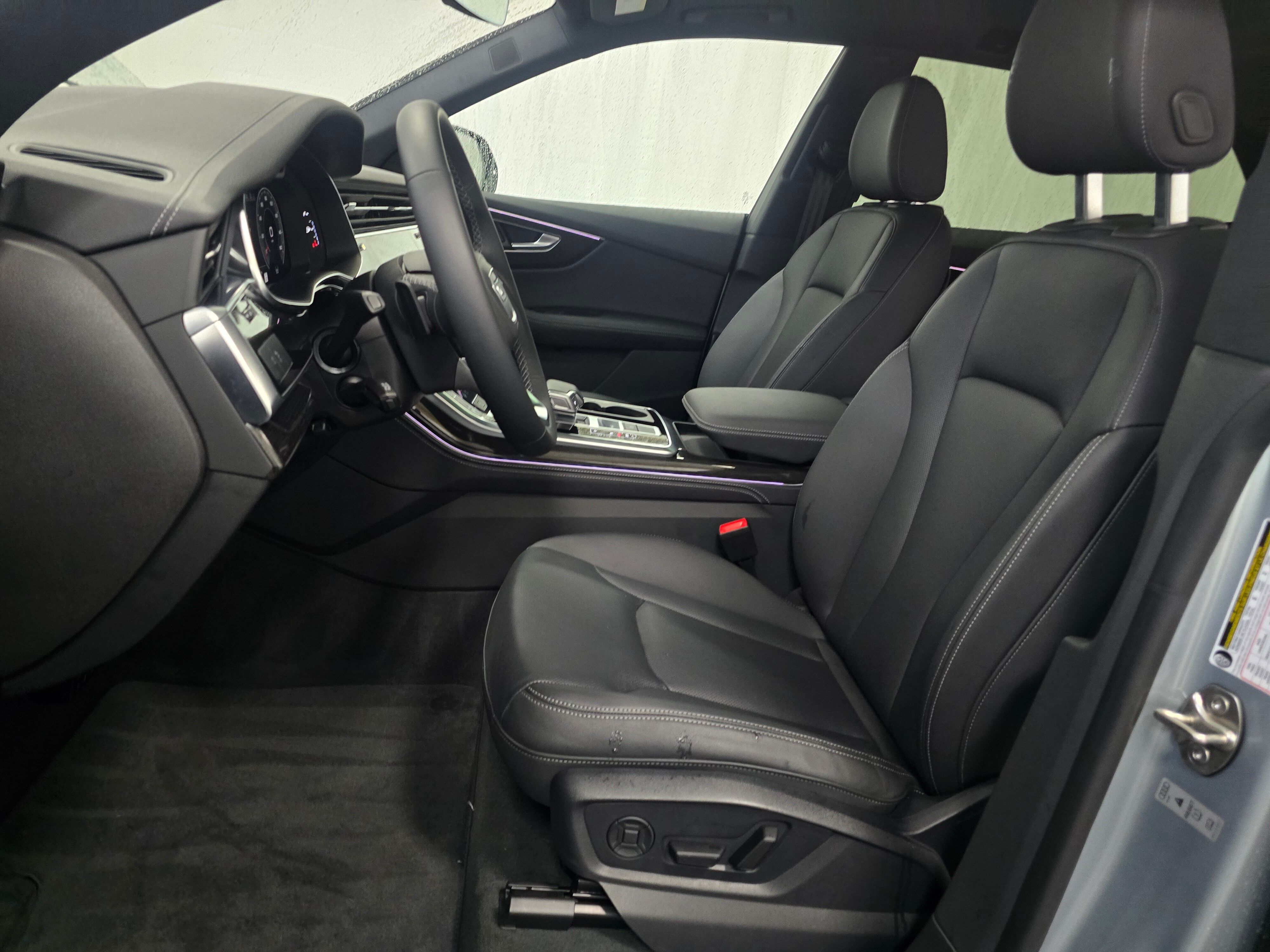 2025 Audi Q8 55 Premium Plus photo 2