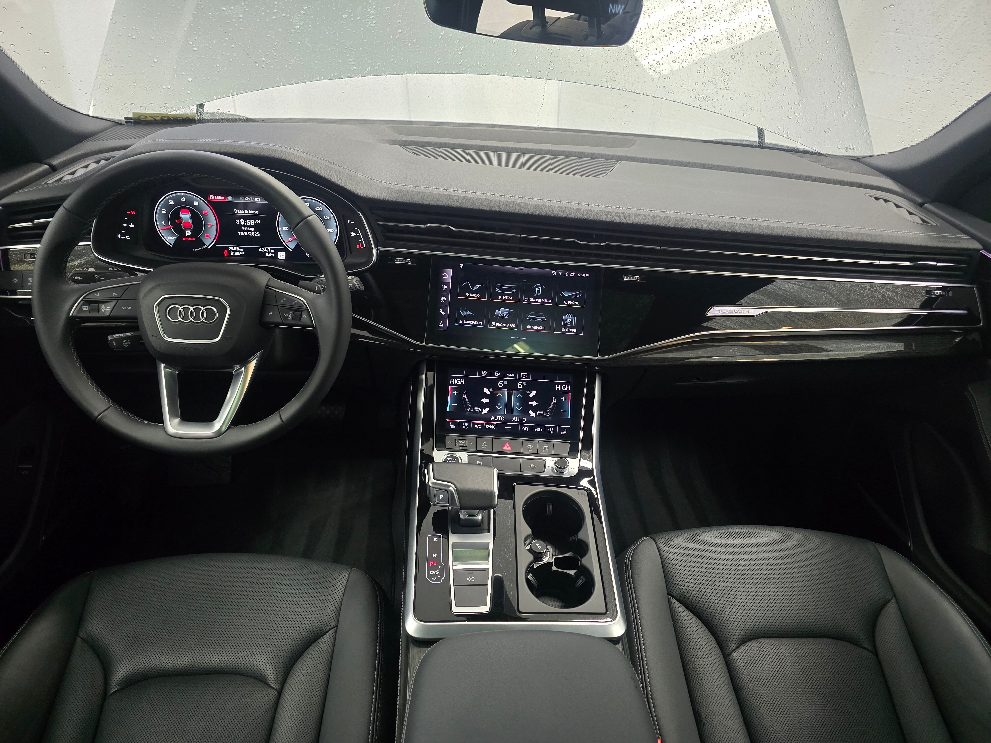 2025 Audi Q8 55 Premium Plus photo 4