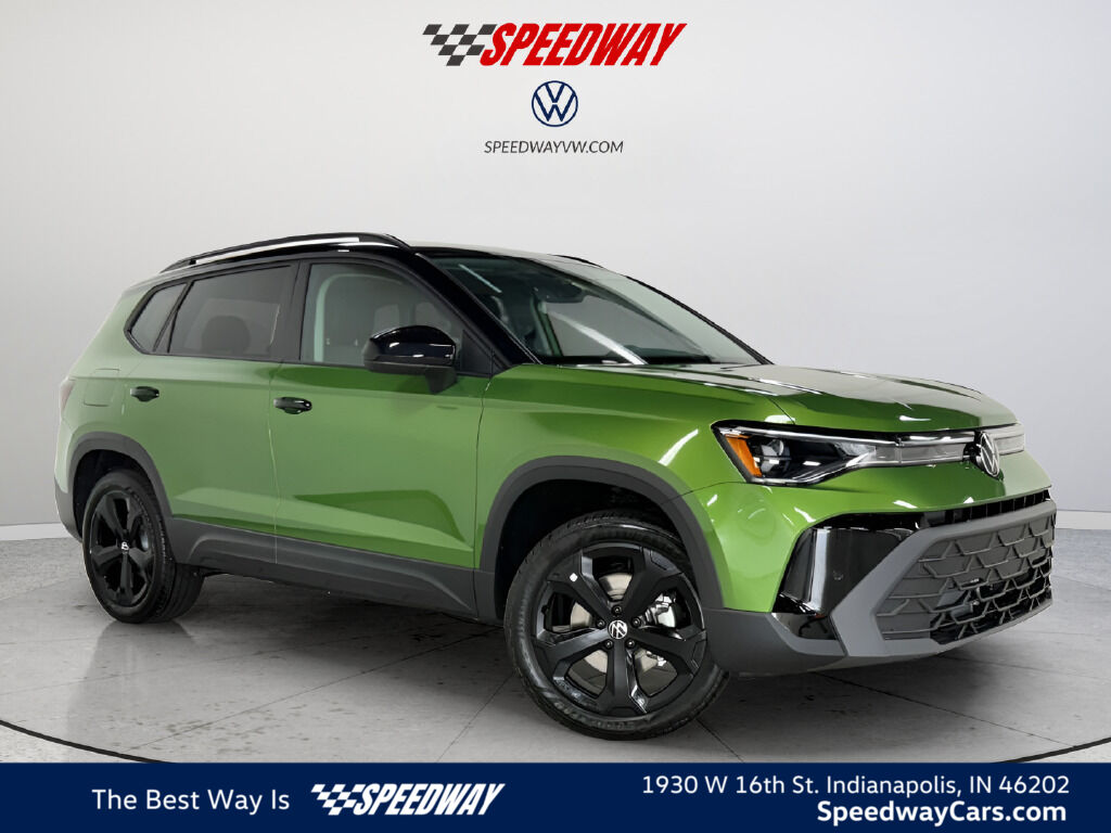 2025 Volkswagen Taos SE Black 4Motion