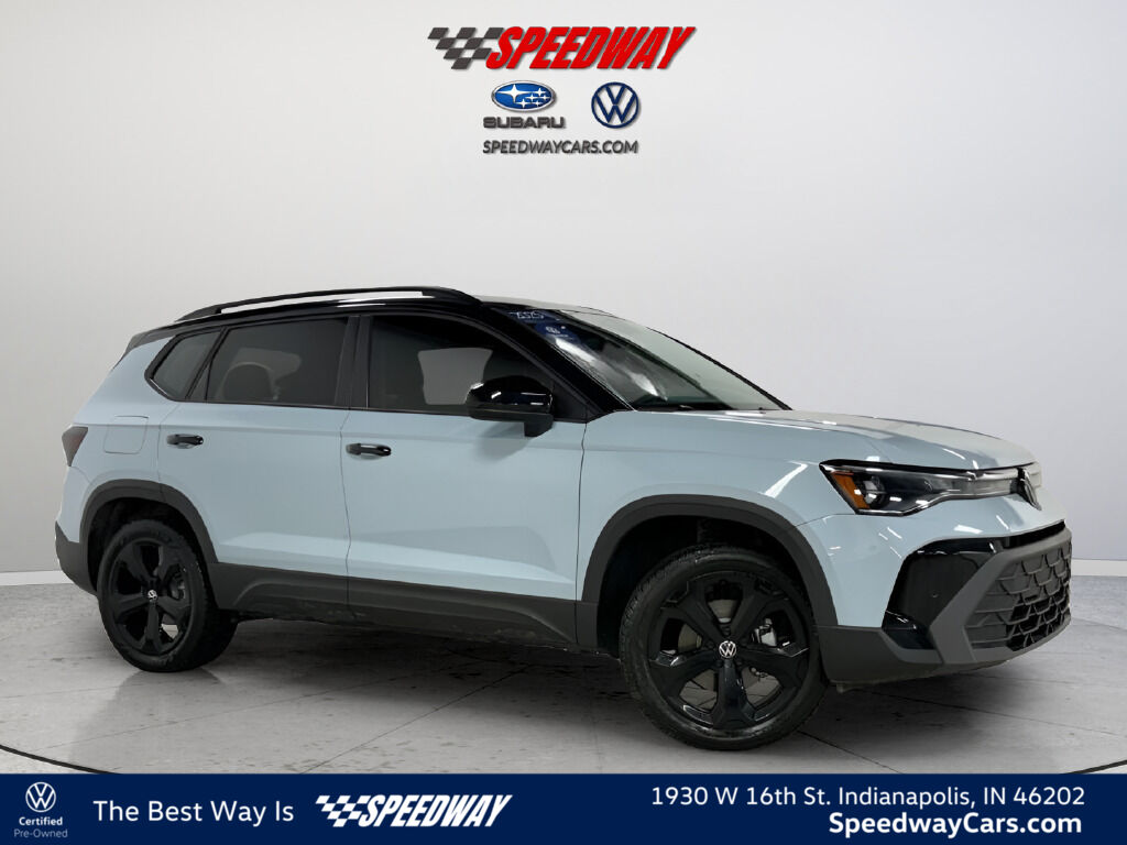 2025 Volkswagen Taos SE Black 4Motion