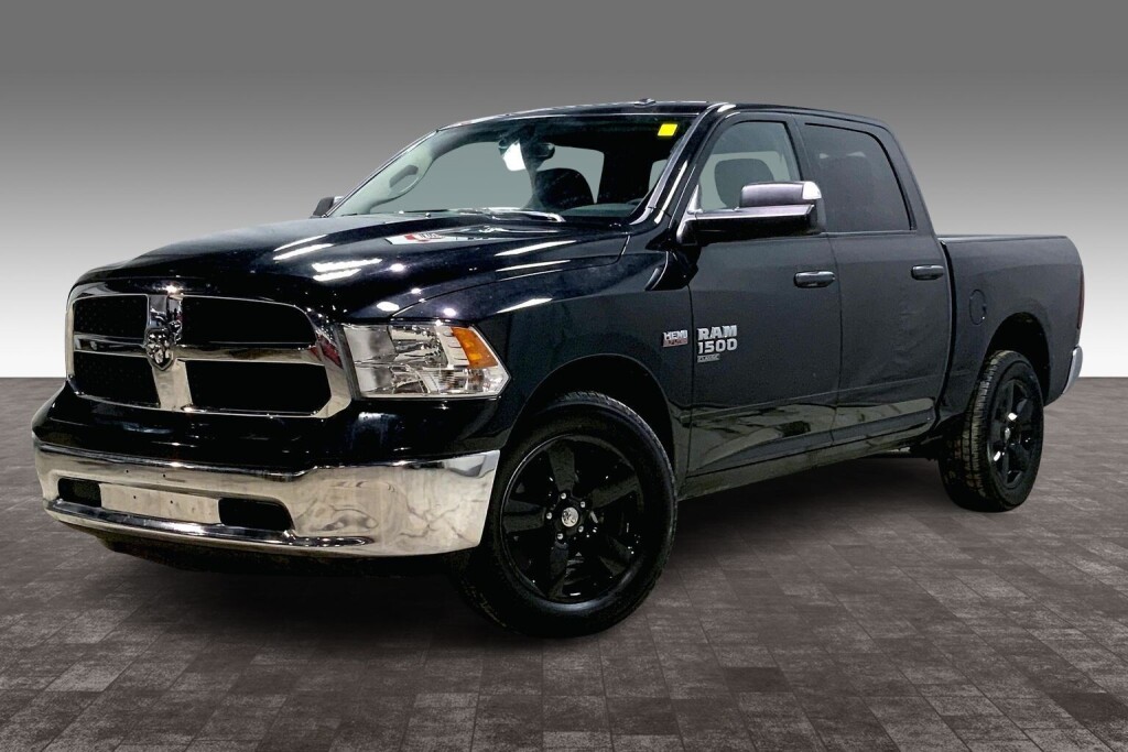 RAM 1500 Classic SLT Crew Cab 4WD 2023
