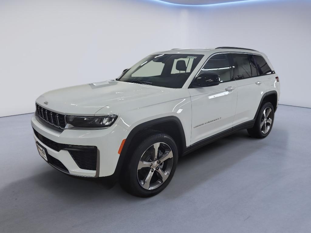 Bright White Clearcoat 2026 Jeep Grand Cherokee Limited 4WD SUV / Crossover Four-Wheel Drive 8-Speed Automatic