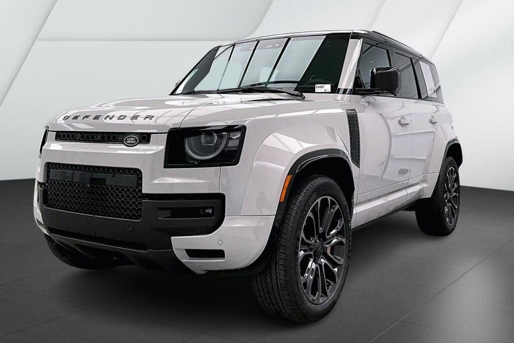 2026 Land Rover Defender 110 P635 OCTA AWD
