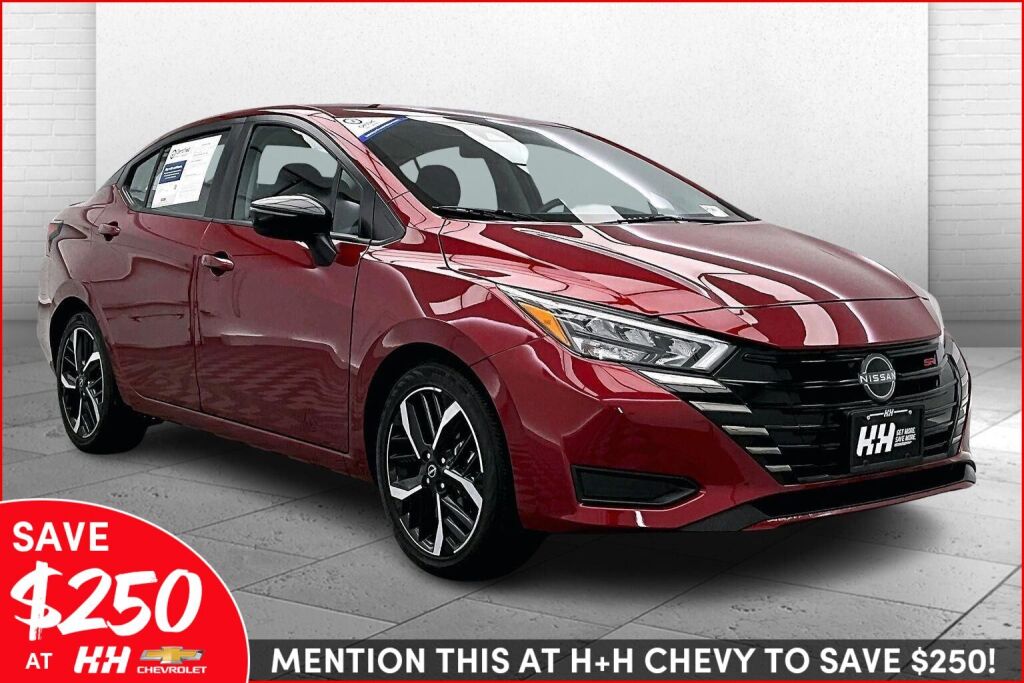 2025 Nissan Versa SR FWD