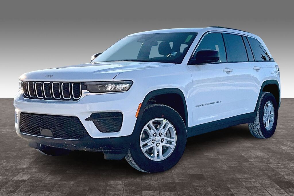 2025 Jeep Grand Cherokee Laredo 4WD