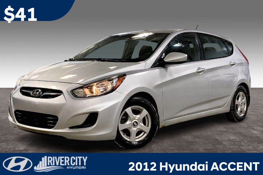 2012 Hyundai Accent GS 4-Door Hatchback FWD
