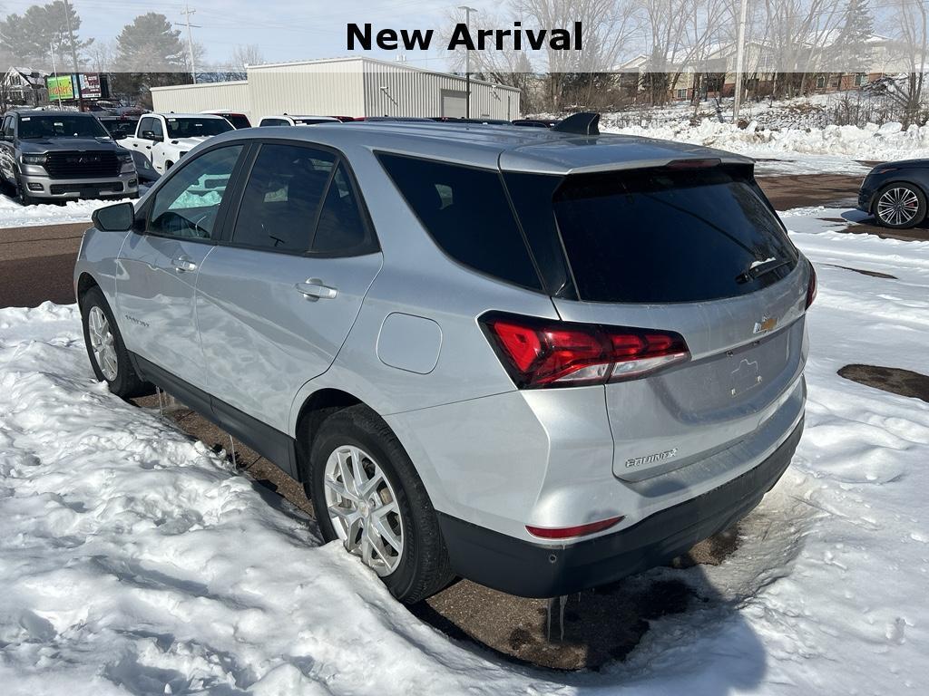 View vehicle photo 3