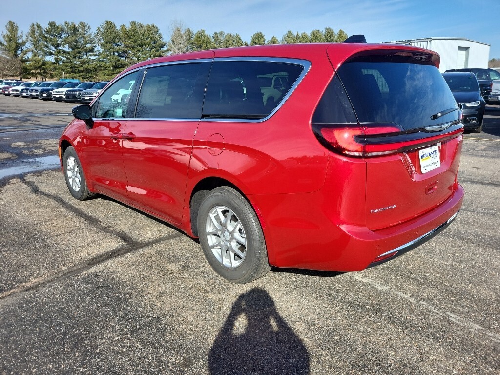 View vehicle photo 2