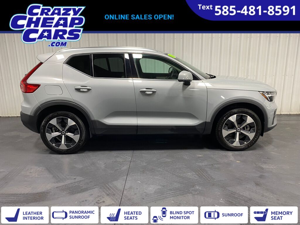 2024 Volvo XC40 B5 Plus Bright Theme AWD