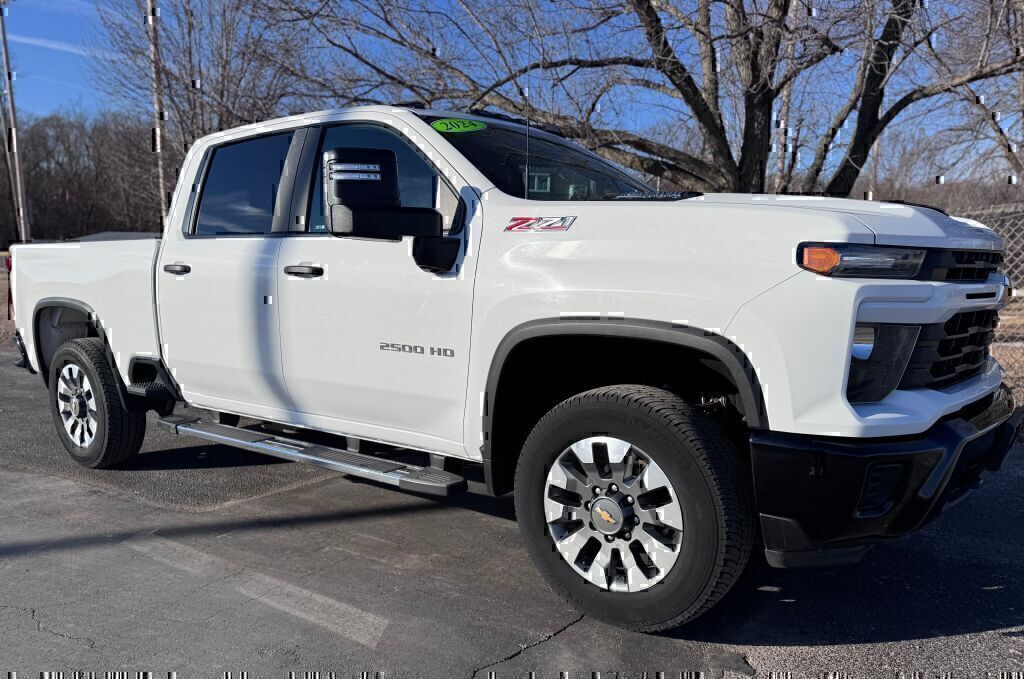 2024 Chevrolet Silverado 2500HD Custom Crew Cab 4WD