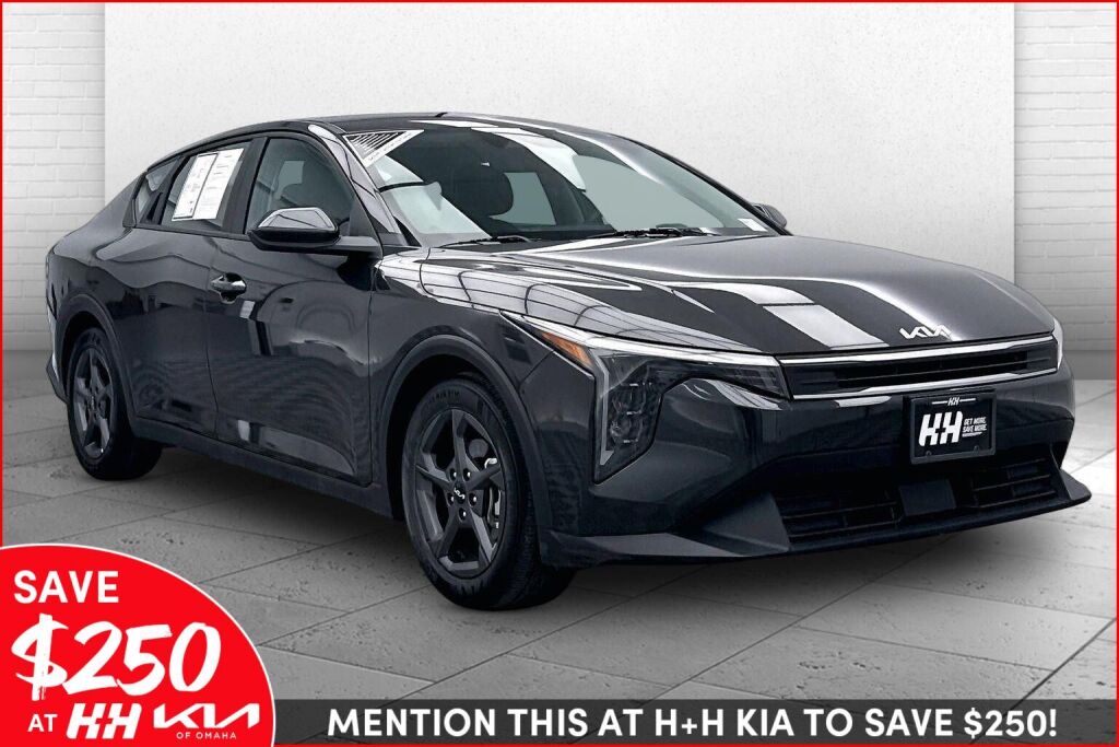 2025 Kia K4 LXS FWD