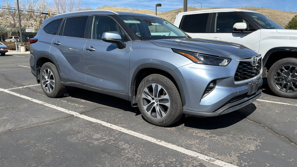 2023 Toyota Highlander XLE AWD