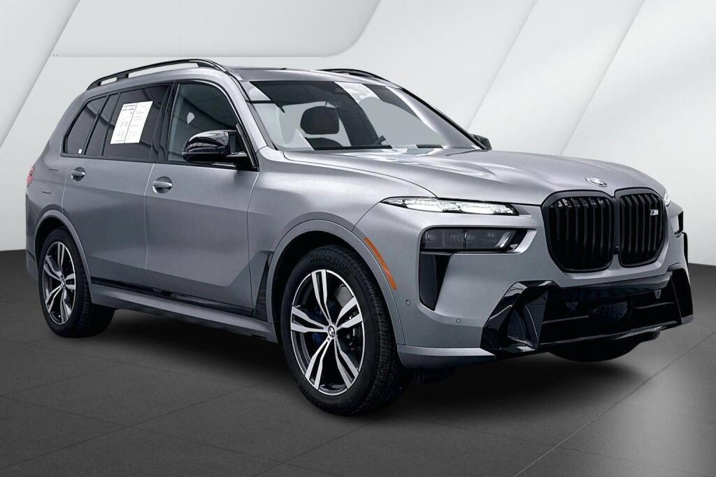 2026 BMW X7 M60i AWD
