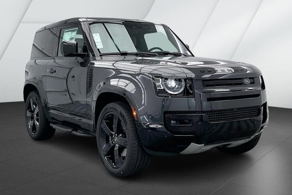 2025 Land Rover Defender 90 V8 AWD
