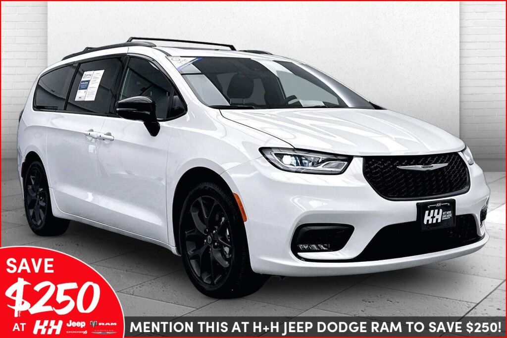 2025 Chrysler Pacifica Limited FWD