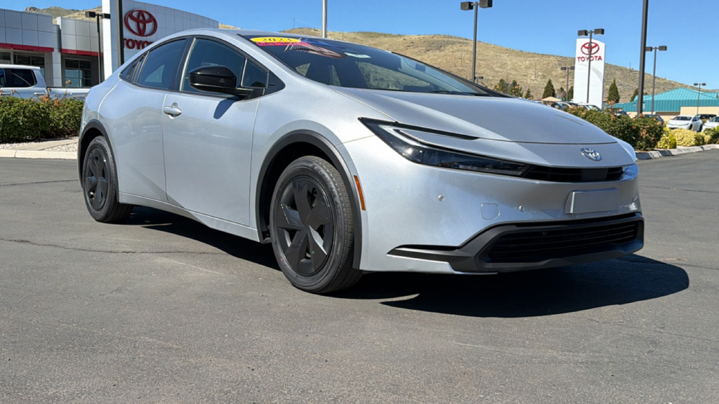 2023 Toyota Prius LE FWD