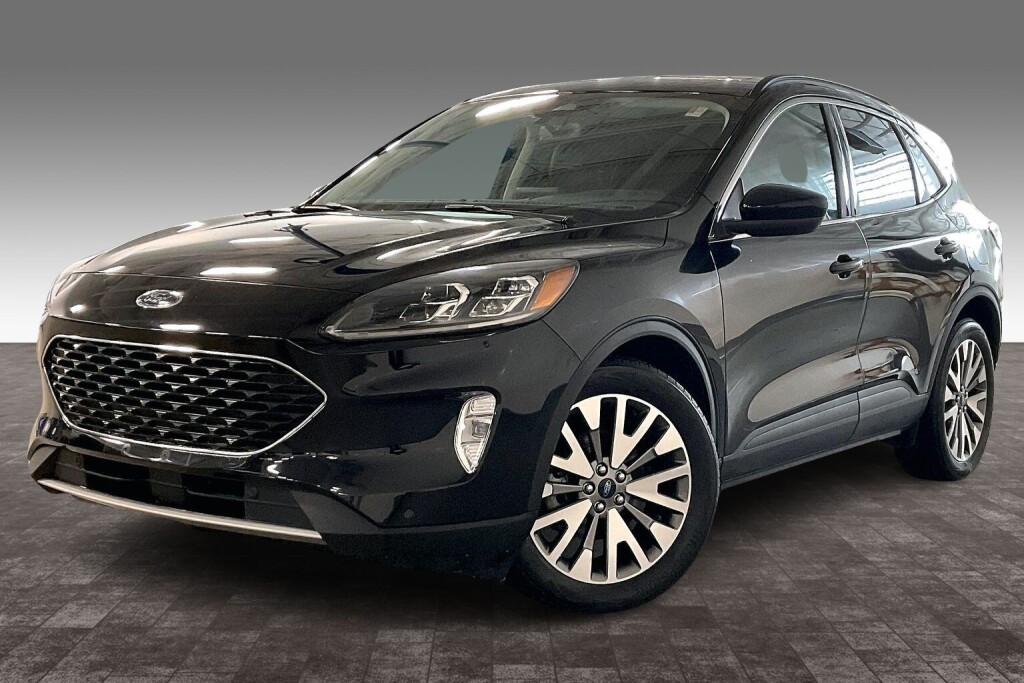 2022 Ford Escape Hybrid Titanium FWD