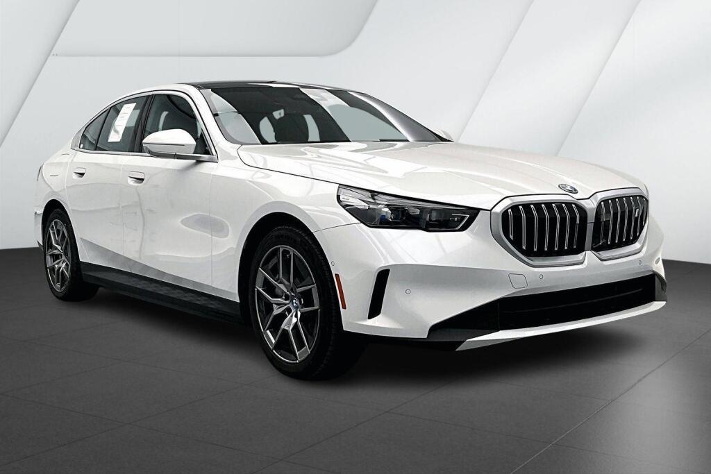 Mineral White Metallic 2025 BMW i5 xDrive40 AWD Sedan All-Wheel Drive Automatic