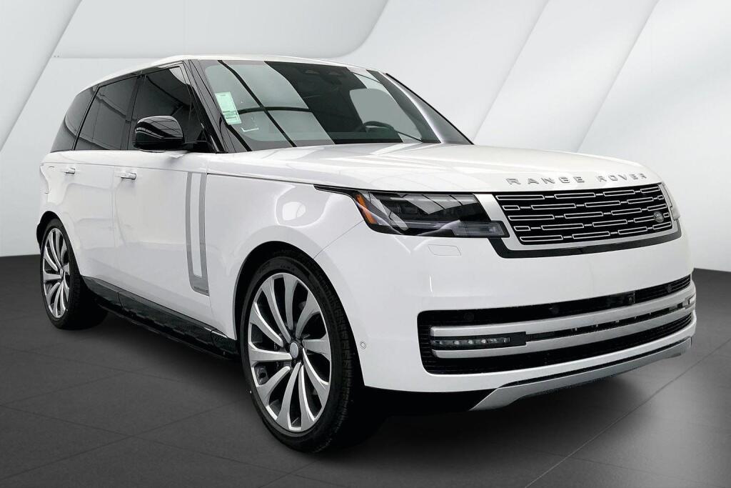 White 2025 Land Rover Range Rover P530 Autobiography AWD SUV / Crossover All-Wheel Drive Automatic