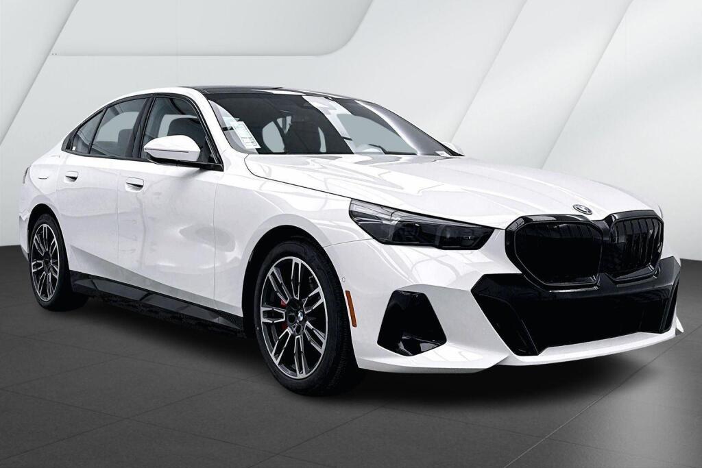 Alpine White 2026 BMW 5 Series 550e xDrive Sedan All-Wheel Drive Automatic