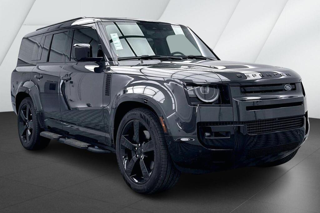 Gray (Carpathian Grey Premium Metallic) 2026 Land Rover Defender 130 P400 X-Dynamic SE AWD SUV / Crossover All-Wheel Drive Automatic