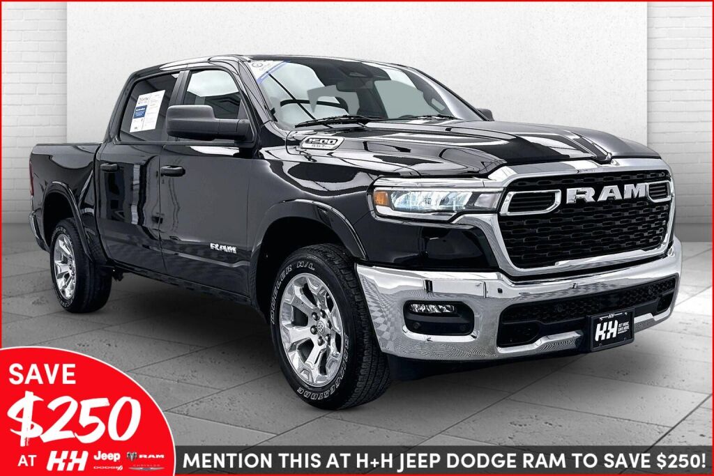 Diamond Black Crystal Pearlcoat 2025 RAM 1500 Big Horn Crew Cab 4WD Pickup Truck Four-Wheel Drive 8-Speed Automatic