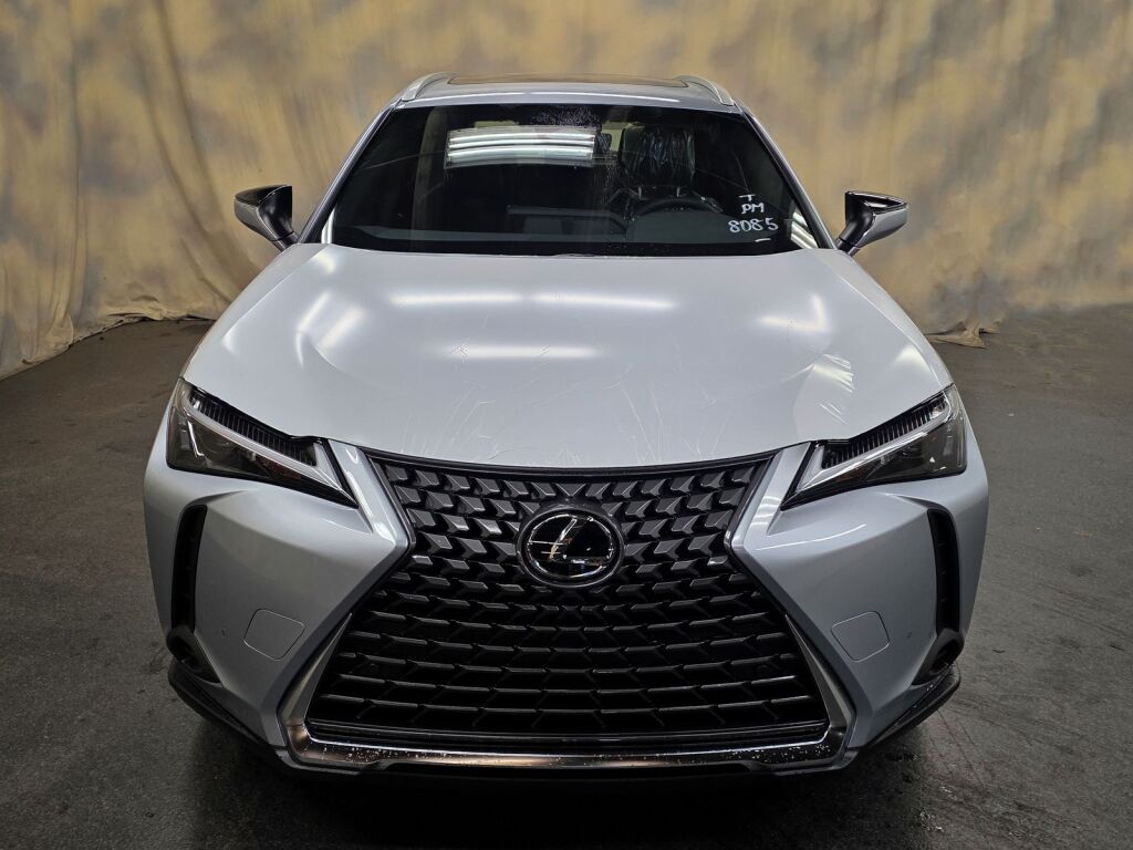 View vehicle photo 2