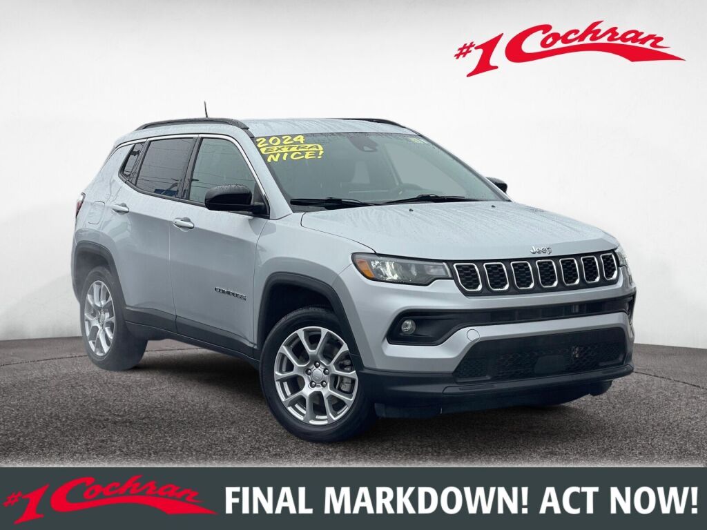 Silver Zynith Metallic Clearcoat 2024 Jeep Compass Latitude Lux 4WD SUV / Crossover Four-Wheel Drive 8-Speed Automatic