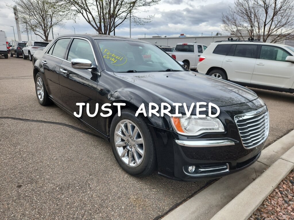 Gloss Black 2013 Chrysler 300 C RWD Sedan Rear-Wheel Drive 5-Speed Automatic