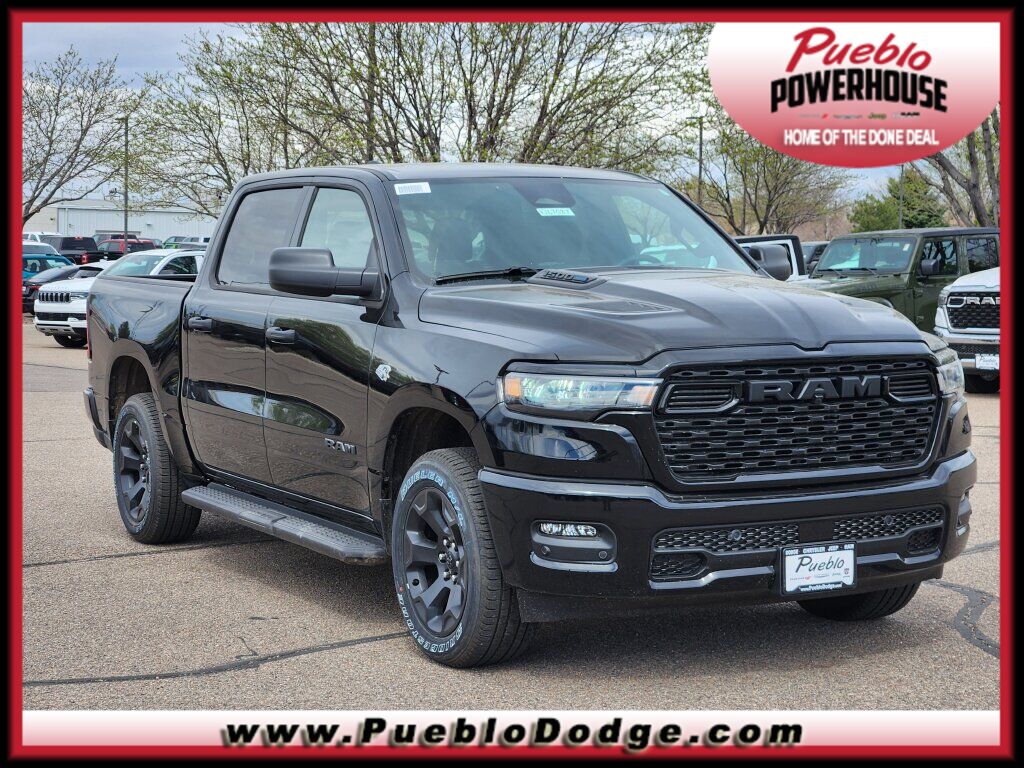 Diamond Black Crystal Pearlcoat 2026 RAM 1500 Express Crew Cab 4WD Pickup Truck Four-Wheel Drive 8-Speed Automatic