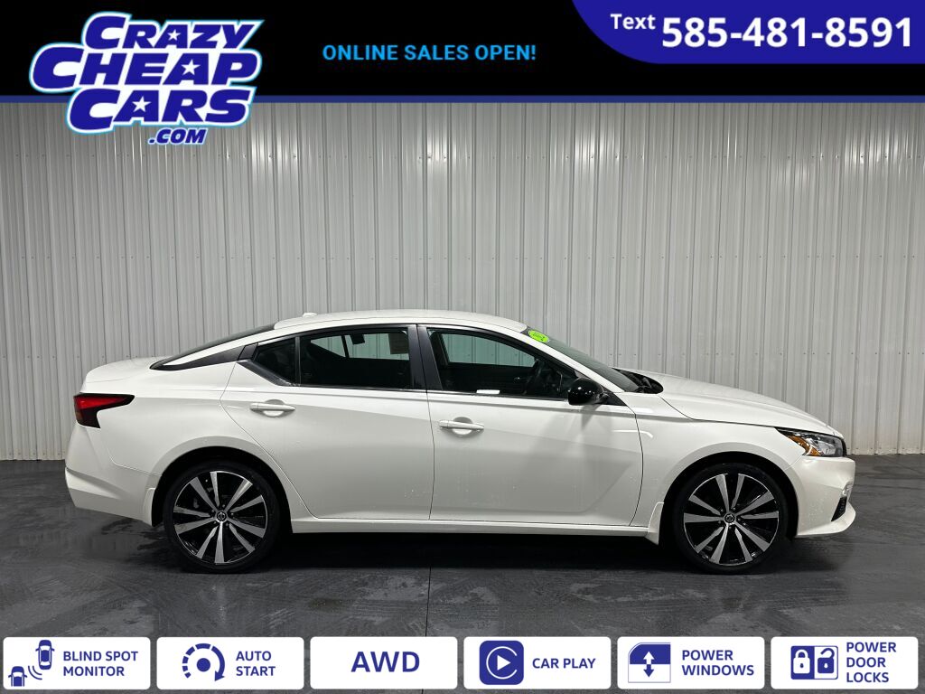 White 2021 Nissan Altima 2.5 SR AWD Sedan All-Wheel Drive Continuously Variable Transmission